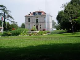 L'hôtel de ville de Pont-Saint-Esprit (Photo d'archives / Objectif Gard)