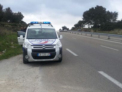 C'est après un contrôle routier que l'homme de 22 ans s'est emporté contre un policier.