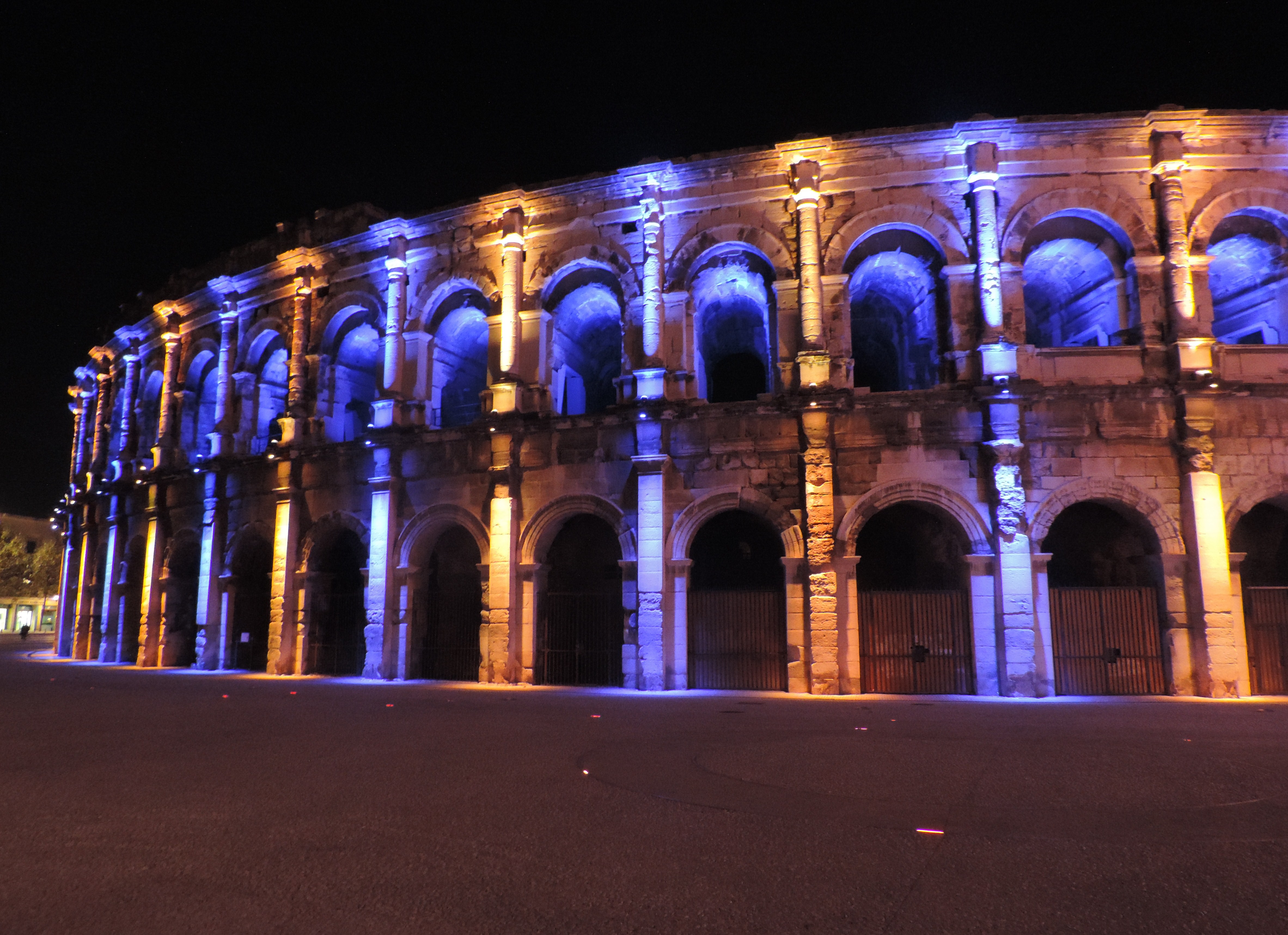 Illuminations aux arènes de Nîmes 