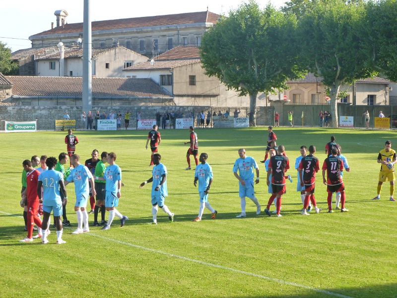 match-amical-uzes-nimes